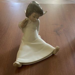 Lladro Sitting And Wondering Angel Retired4962